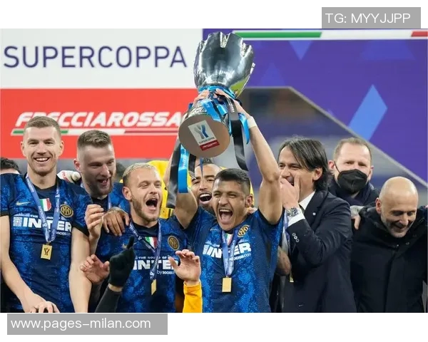 米兰发布意大利超级杯海报迈尼昂莫德里奇拉比奥特齐亮相